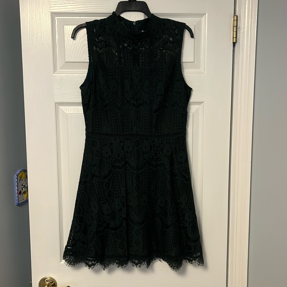 BB Dakota winter green lace above knee dress size 8